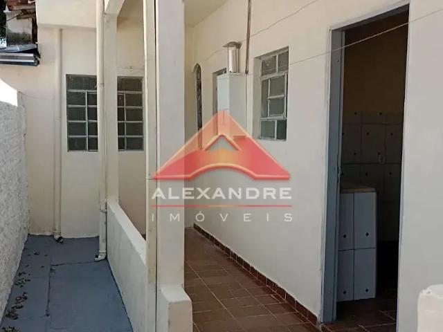 Casa para Aluguel com 1 quartos, 40 m² por R$ 1.200