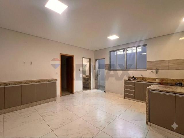Casa para Aluguel com 1 quartos, 74 m² por R$ 2.800