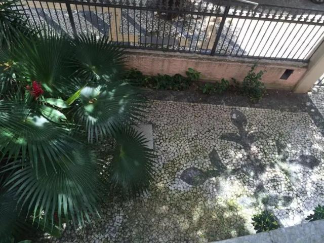 Casa para aluguel com 290 metros quadrados com 4 quartos em Graça Salvador BA
