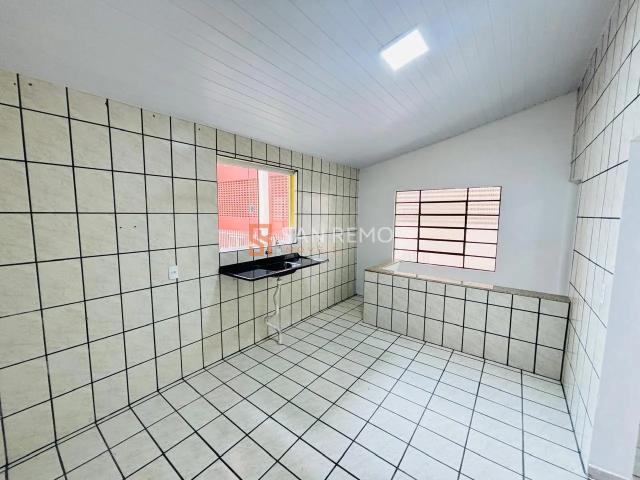 Casa para aluguel com 2 quartos, em Centro com 89 m²
