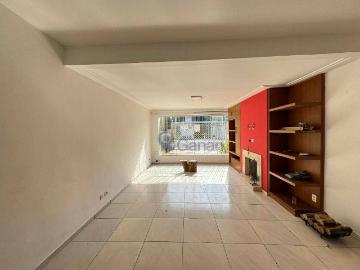 Casa para Aluguel com 2 quartos, 189 m² por R$ 6.250