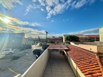 Casa para Aluguel com 2 quartos, 100 m² por R$ 2.600