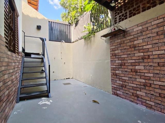 Casa para Aluguel com 2 quartos, 100 m² por R$ 3.000