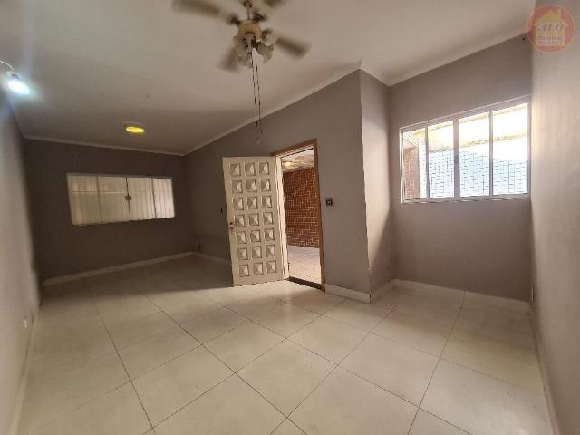 Casa para Aluguel com 2 quartos, 100 m² por R$ 3.500