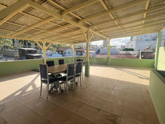 Casa para Aluguel com 2 quartos, 100 m² por R$ 3.900