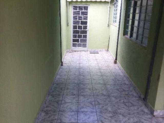 Casa para Aluguel com 2 quartos, 112 m² por R$ 2.000