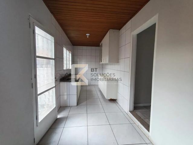 Casa para Aluguel com 2 quartos, 130 m² por R$ 3.000