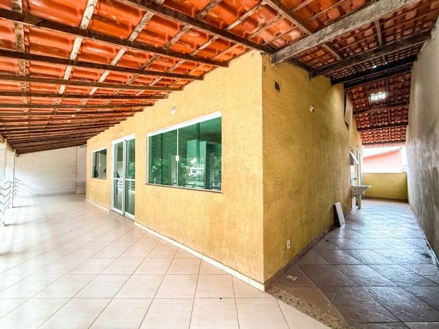 Casa para Aluguel com 2 quartos, 130 m² por R$ 3.800