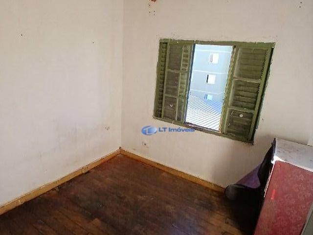 Casa para Aluguel com 2 quartos, 30 m² por R$ 950