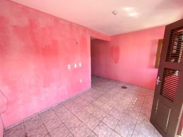 Casa para Aluguel com 2 quartos, 47 m² por R$ 1.300