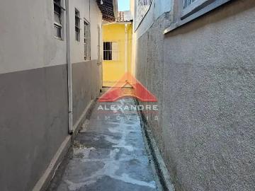Casa para Aluguel com 2 quartos, 40 m² por R$ 1.500