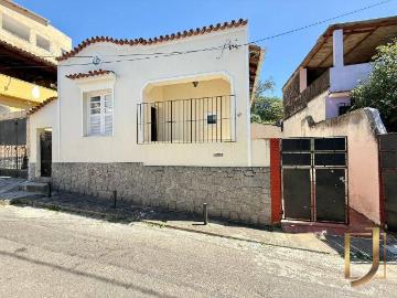 Casa para Aluguel com 2 quartos, 56 m² por R$ 1.500