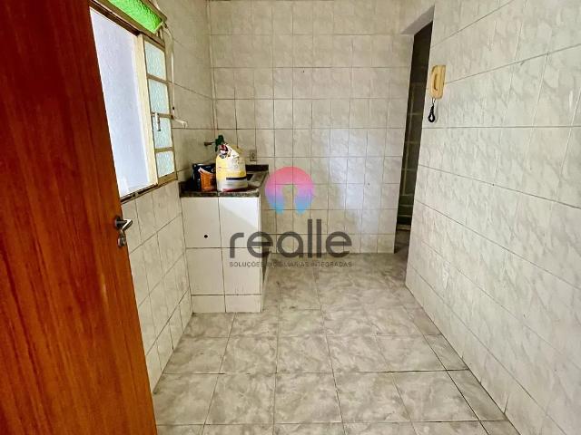Casa para Aluguel com 2 quartos, 50 m² por R$ 1.350