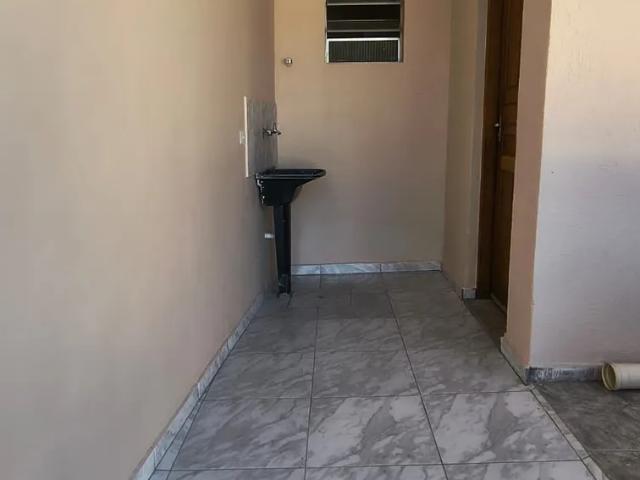 Casa para Aluguel com 2 quartos, 50 m² por R$ 2.000