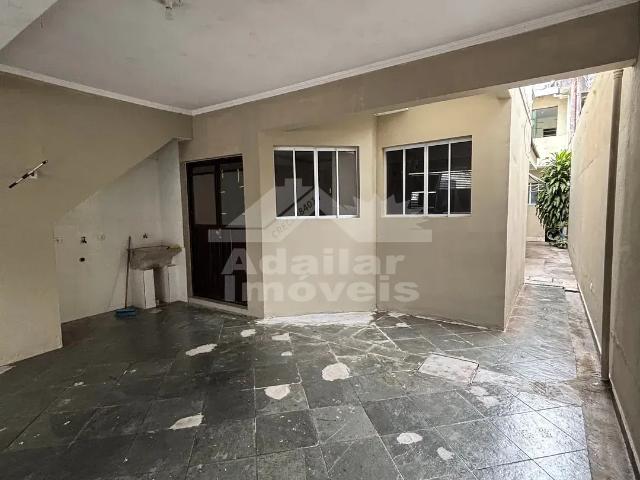 Casa para Aluguel com 2 quartos, 50 m² por R$ 2.000