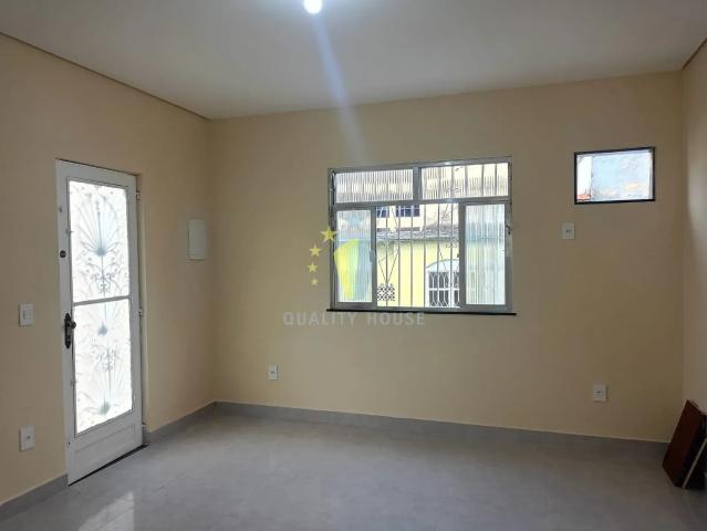 Casa para Aluguel com 2 quartos, 65 m² por R$ 2.200
