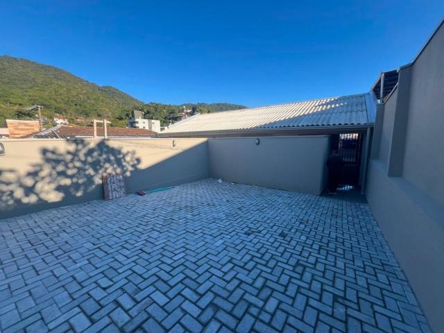 Casa para Aluguel com 2 quartos, 60 m² por R$ 3.900