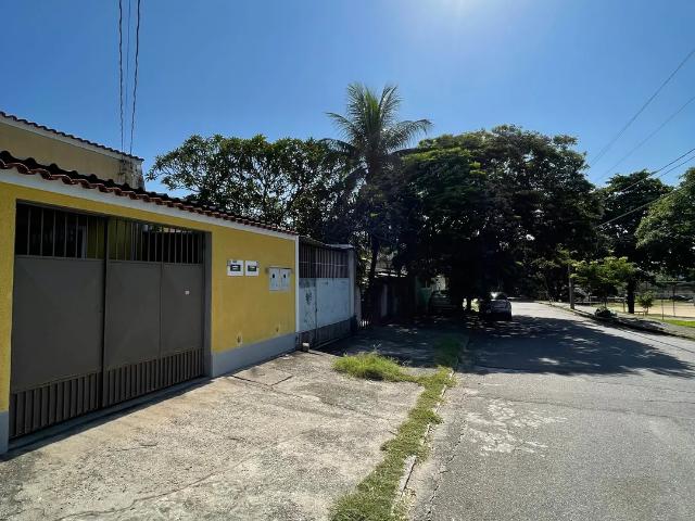 Casa para Aluguel com 2 quartos, 60 m² por R$ 1.000