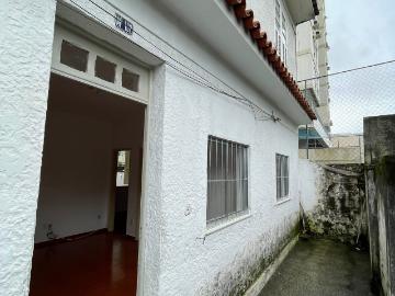 Casa para Aluguel com 2 quartos, 60 m² por R$ 1.200