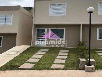 Casa para Aluguel com 2 quartos, 75 m² por R$ 1.600