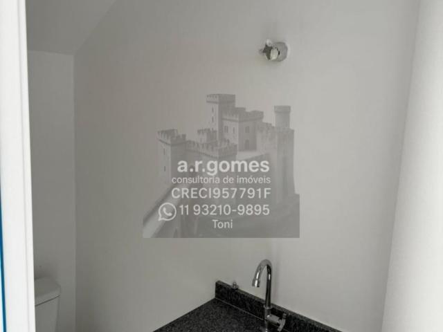 Casa para Aluguel com 2 quartos, 70 m² por R$ 3.000