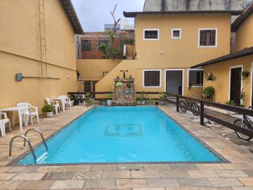 Casa para Aluguel com 2 quartos, 70 m² por R$ 1.400