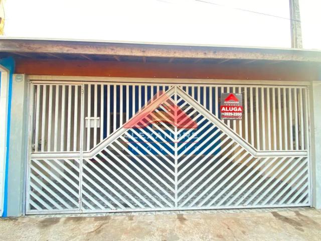 Casa para Aluguel com 2 quartos, 70 m² por R$ 1.700