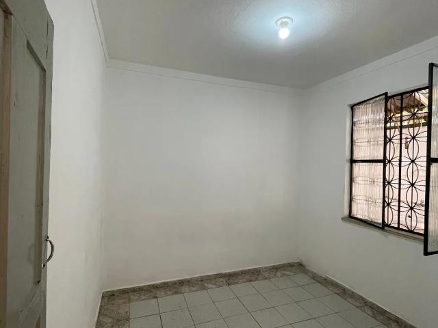 Casa para Aluguel com 2 quartos, 70 m² por R$ 950