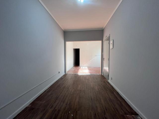 Casa para Aluguel com 2 quartos, 85 m² por R$ 3.800