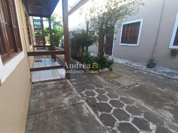 Casa para Aluguel com 2 quartos, 85 m² por R$ 1.500