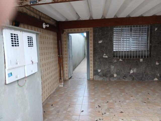 Casa para Aluguel com 2 quartos, 85 m² por R$ 2.200
