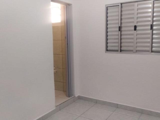 Casa para Aluguel com 2 quartos, 80 m² por R$ 2.450