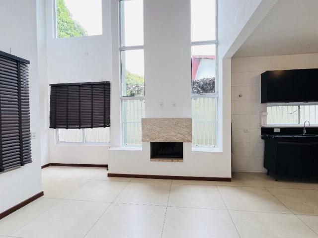 Casa para Aluguel com 2 quartos, 95 m² por R$ 5.500