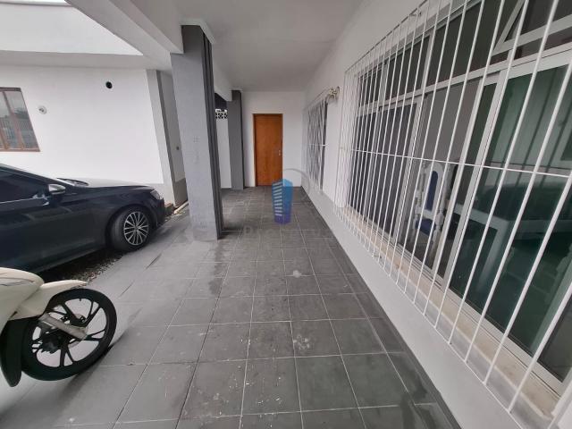 Casa para Aluguel com 2 quartos, 90 m² por R$ 3.200