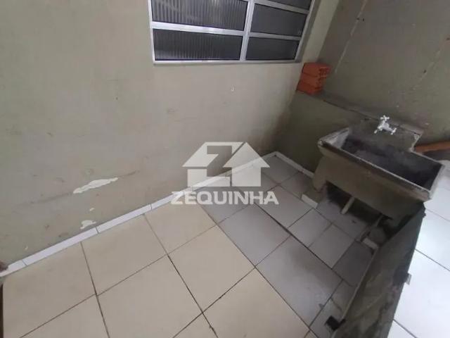 Casa para Aluguel com 2 quartos, 90 m² por R$ 1.500