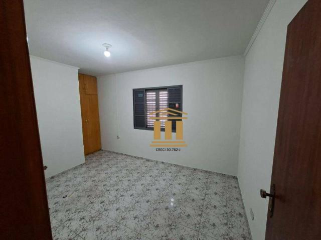 Casa para Aluguel com 2 quartos, 90 m² por R$ 2.500