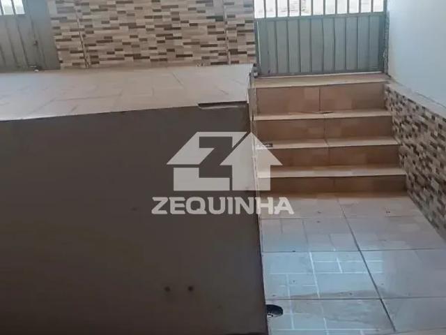 Casa para Aluguel com 2 quartos, 90 m² por R$ 1.500