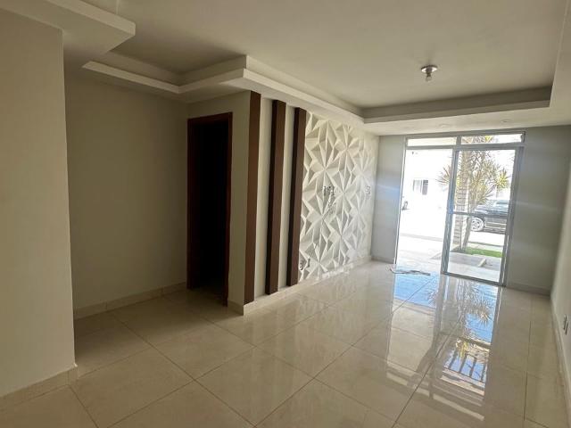 Casa para aluguel com 3/4, suíte com closet, em condomínio | SIM