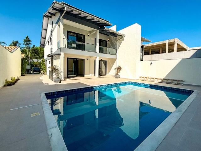 Casa para Aluguel com 7 quartos, 395 m² por R$ 22.000