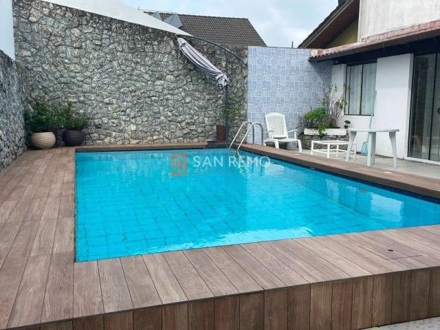 Casa para aluguel com 4 quartos, em Itacorubi com 250 m²