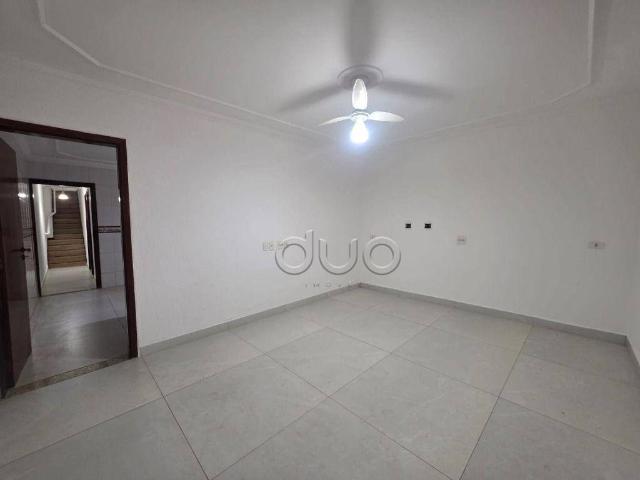 Casa para Aluguel com 4 quartos, 180 m² por R$ 3.700