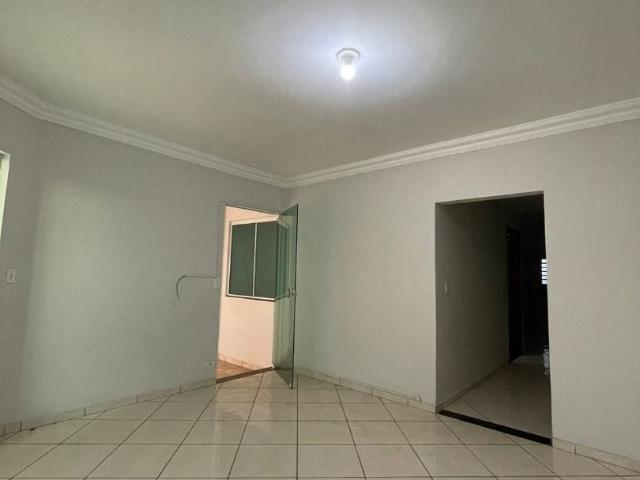 Casa para Aluguel com 4 quartos, 128 m² por R$ 3.600
