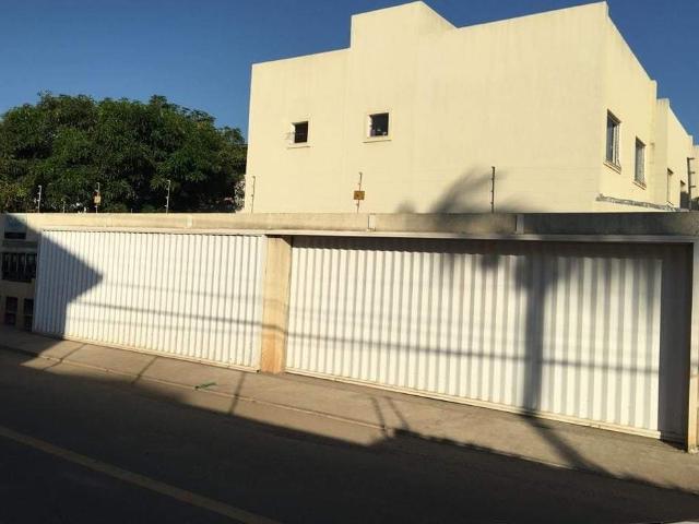 Casa para Aluguel com 4 quartos, 130 m² por R$ 3.800