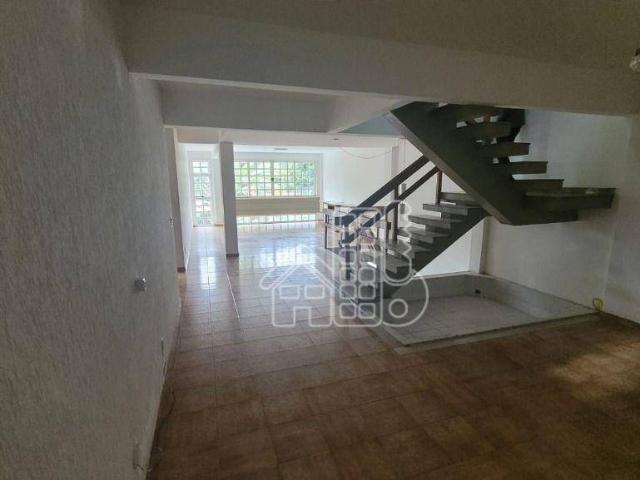 Casa para Aluguel com 4 quartos, 251 m² por R$ 7.000
