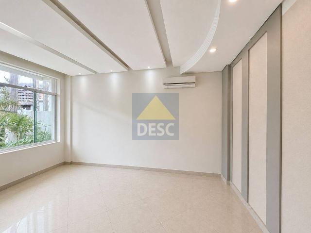 Casa para Aluguel com 4 quartos, 283 m² por R$ 18.000