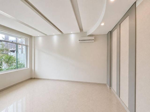 Casa para Aluguel com 4 quartos, 283 m² por R$ 18.000