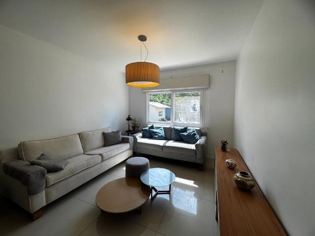Casa para Aluguel com 4 quartos, 285 m² por R$ 12.000