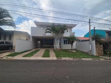Casa para Aluguel com 4 quartos, 210 m² por R$ 6.500