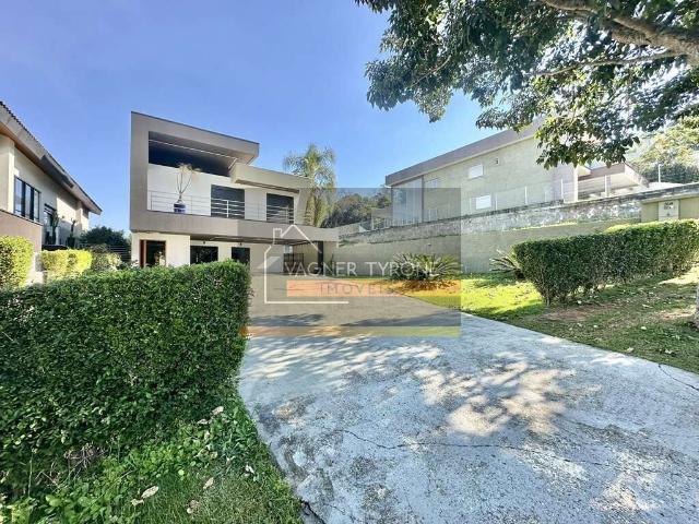 Casa para Aluguel com 4 quartos, 360 m² por R$ 19.000