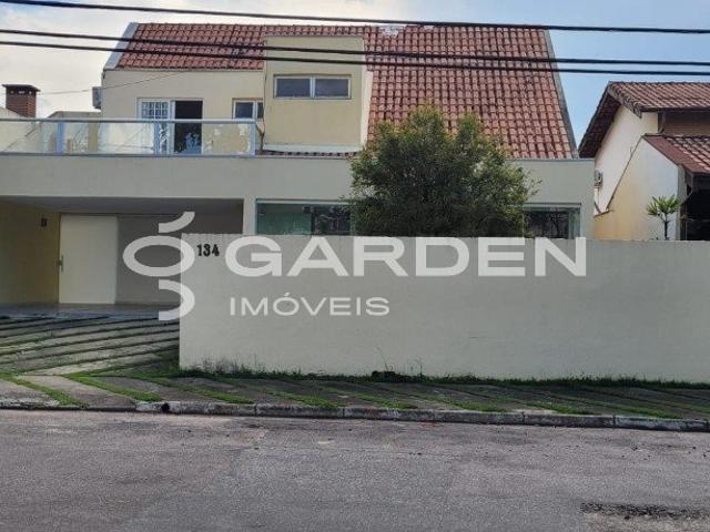 Casa para Aluguel com 4 quartos, 380 m² por R$ 10.000